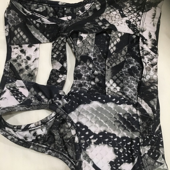 New Body Instincts Sports Bra - Picture 2 of 7